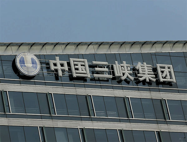 楼顶大型发光字制作安装报价方案，可私咨询哦