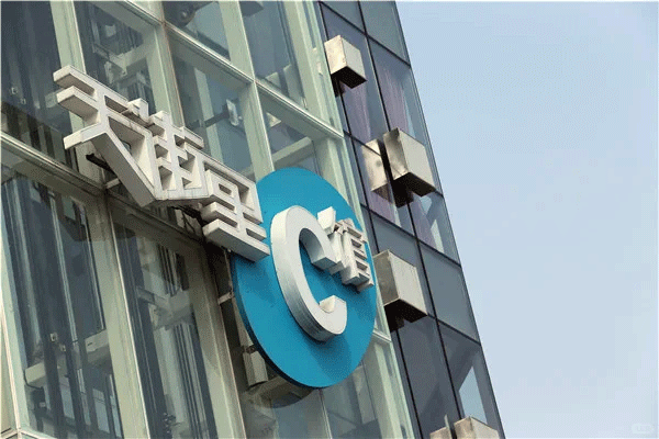 楼顶大型发光字制作安装报价方案，可私咨询哦